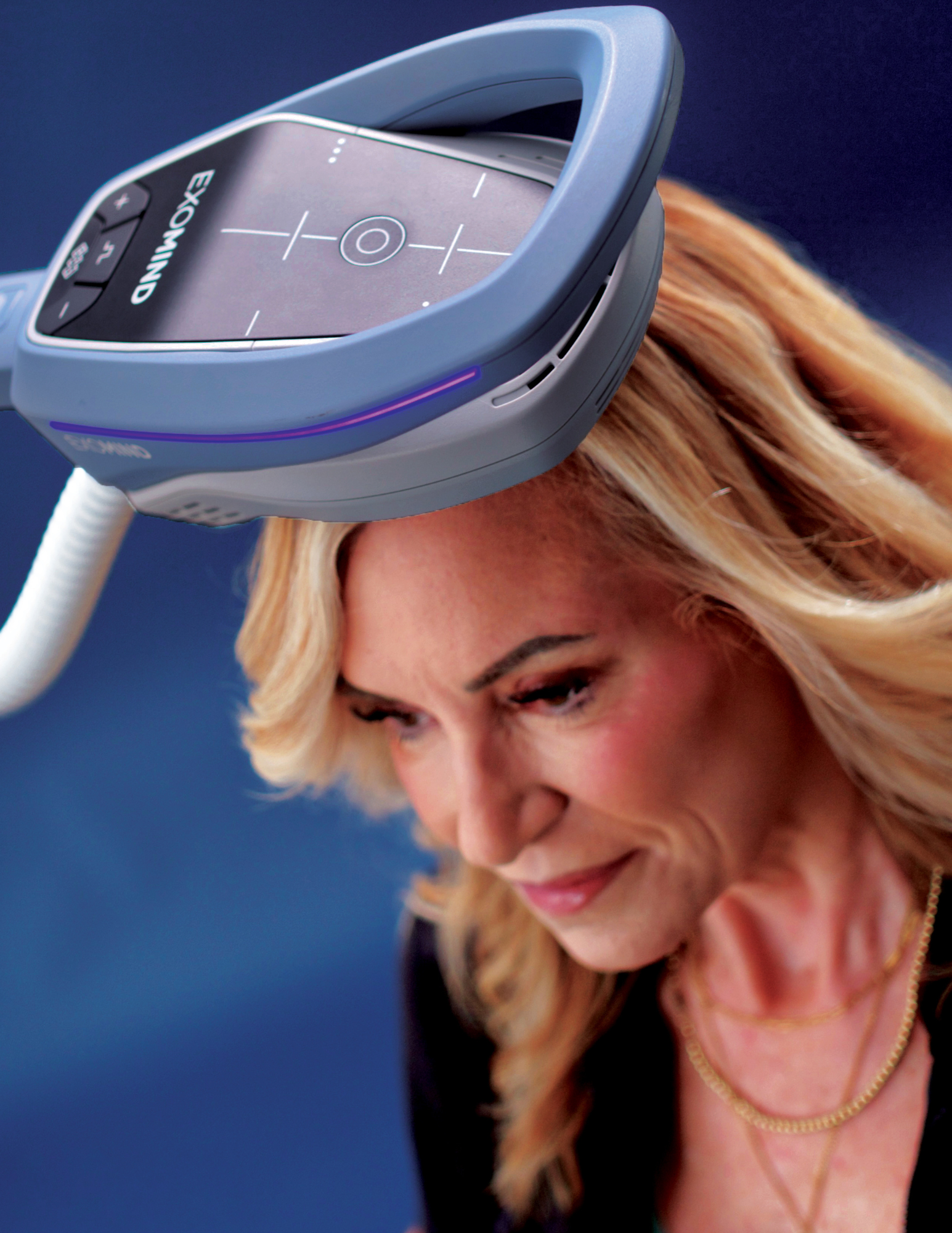 Dr Brouk Exomind Lady receiving Exomind treatment
